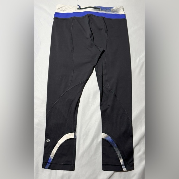 Lululemon Run: Inspire Crop II Size 6 - Picture 4 of 10